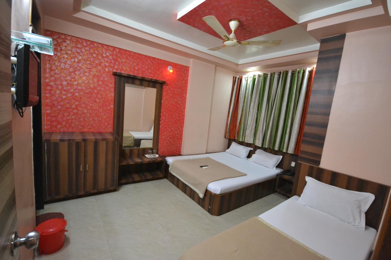 Hotel Sai Hari Prasad Shirdi Exterior photo