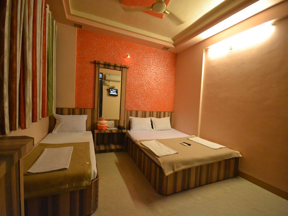 Hotel Sai Hari Prasad Shirdi Exterior photo